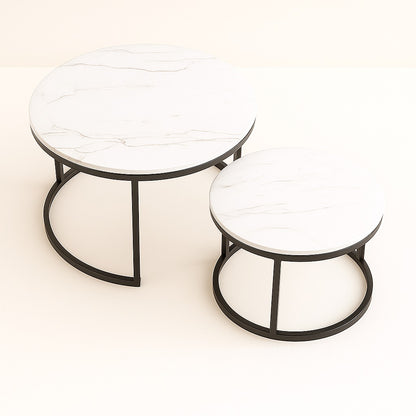Table basse gigognes ronde Circa, marbre blanc et métal noir, design minimaliste.