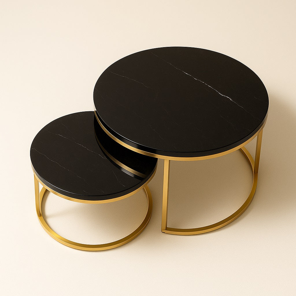 Tables basses gigognes rondes Eclipso dorées, marbre noir élégant et structure raffinée.