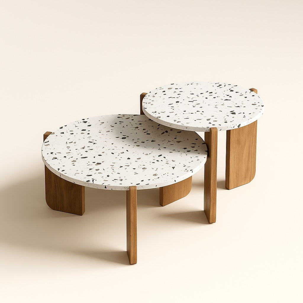 Table basse gigognes rondes en terrazzo blanc et bois clair, design moderne et naturel.