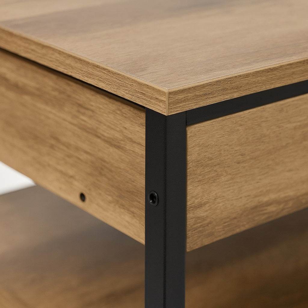 Table basse relevable en bois avec rangements cachés sous le plateau, idéale pour un salon bien organisé.