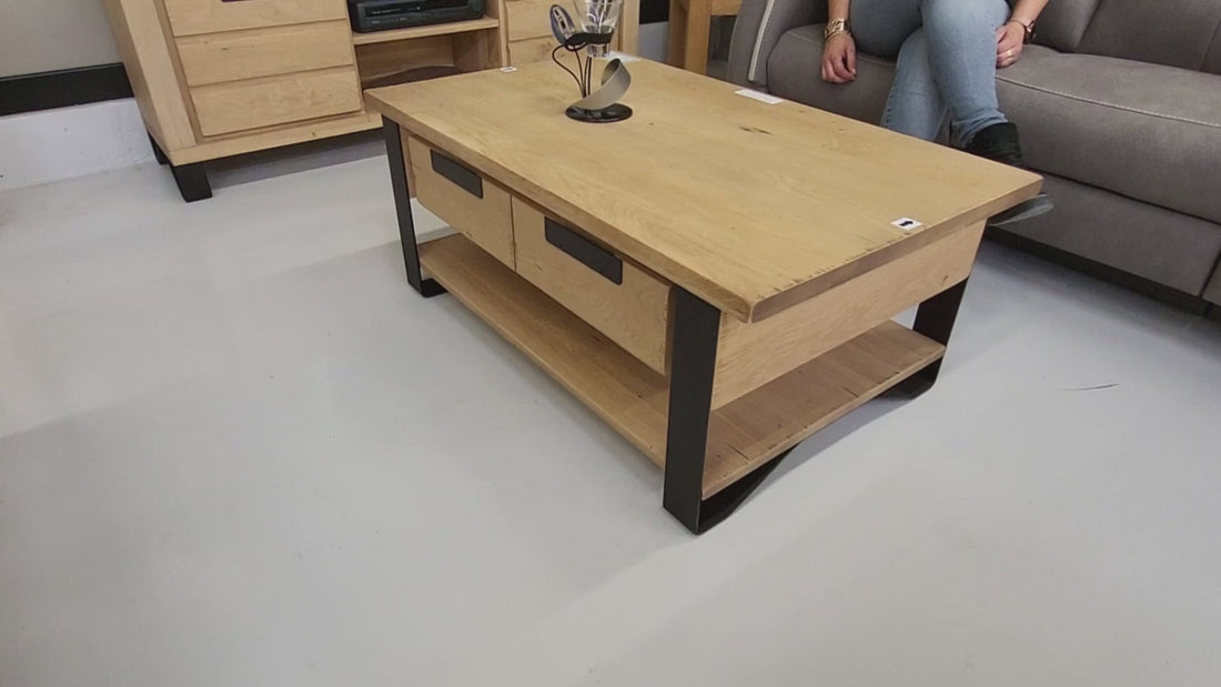 Table basse relevable en bois et métal