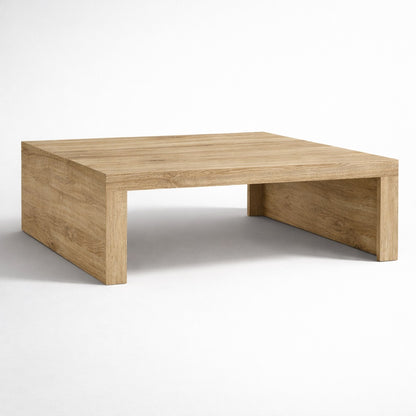 Table basse en bois finition chêne clair, design épuré et volumes équilibrés pour table basse de salon moderne.