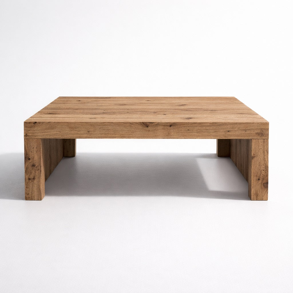 Table basse en bois massif vue de face, table basse de salon au caractère authentique et finition naturelle.