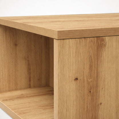 Détail de finition d’une table basse en bois, mettant en valeur les veinages naturels pour une table basse de salon authentique.