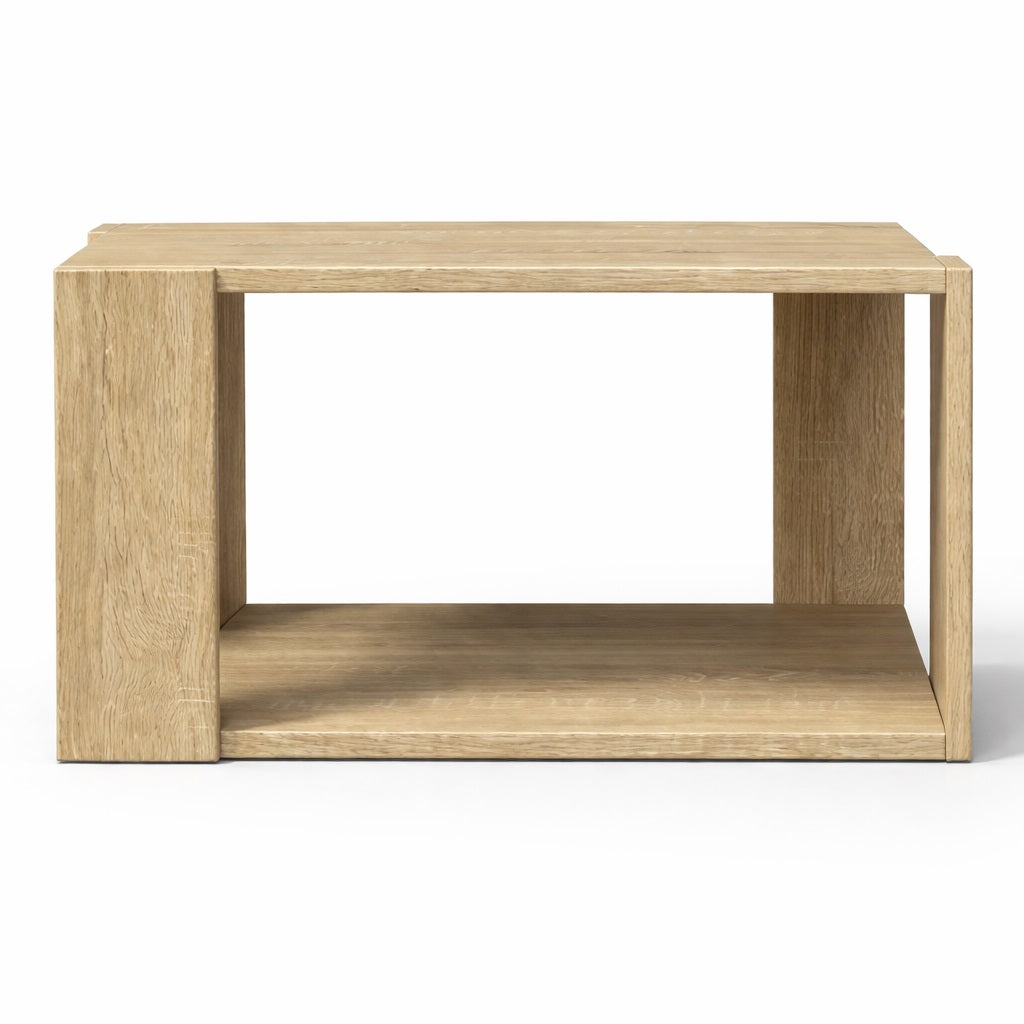 Table basse en bois clair au design épuré, offrant un rangement ouvert et une esthétique intemporelle.