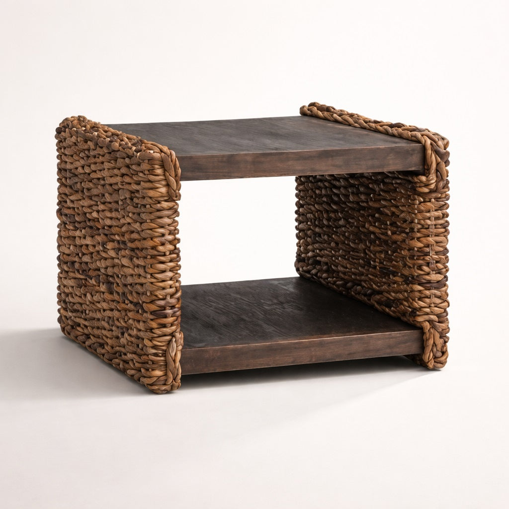 Table basse en bois 45cm avec structure tressée naturelle, design artisanal et élégant