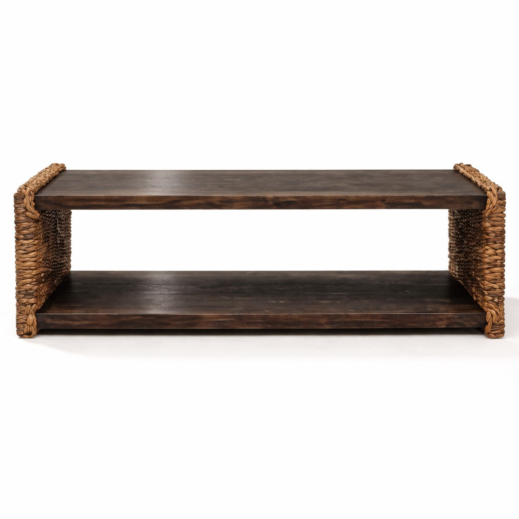 Table basse en bois rectangulaire avec double plateau et côtés tressés, meuble fonctionnel et esthétique pour salon.