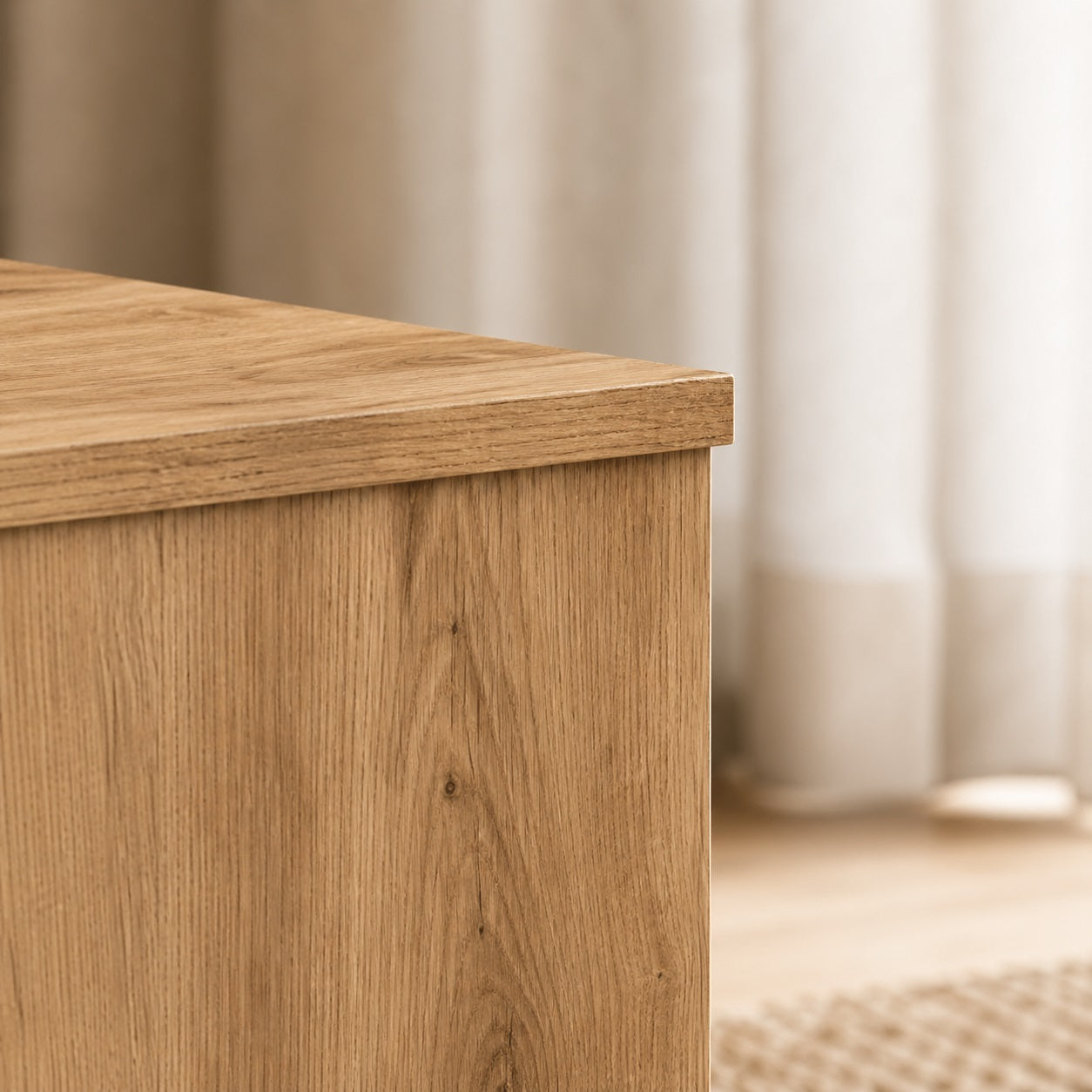 table basse en bois détail finition chêne clair Linea texture naturelle haute qualité