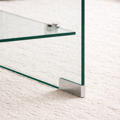 Détail table basse en verre, table basse design avec étagère inférieure et fixations métal, finition transparente élégante