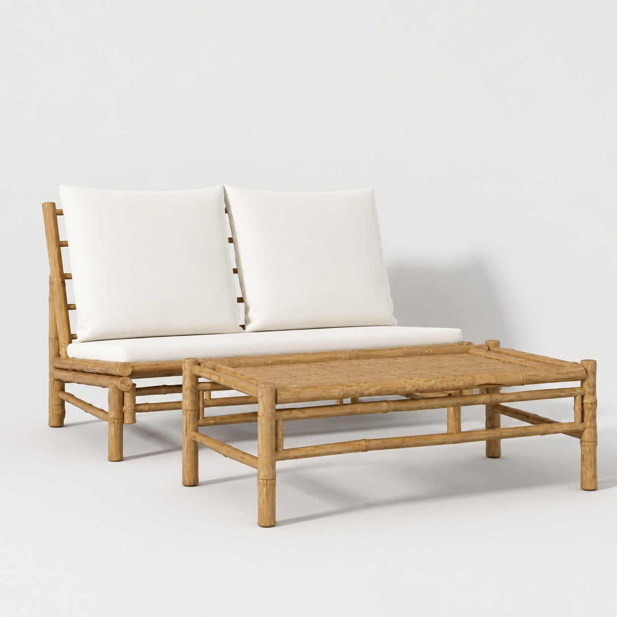 Ensemble salon et table basse de jardin en bambou avec coussins blancs, mobilier d'extérieur