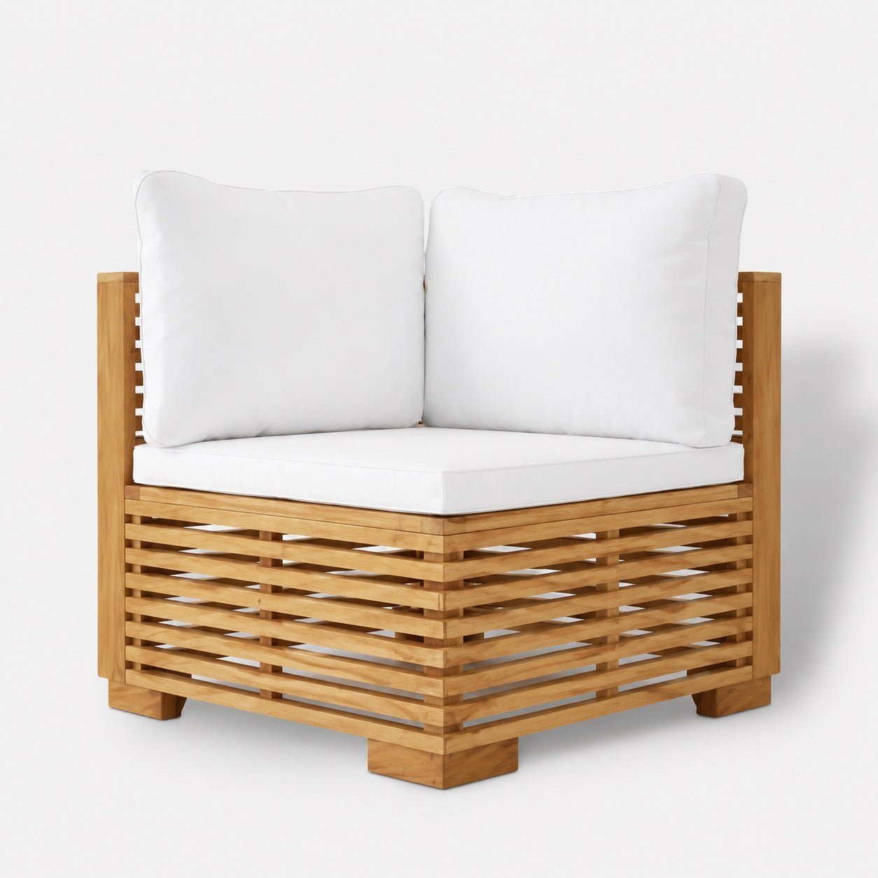Table basse de jardin assortie au mobilier bois, table basse d’extérieure avec coussins blancs modernes