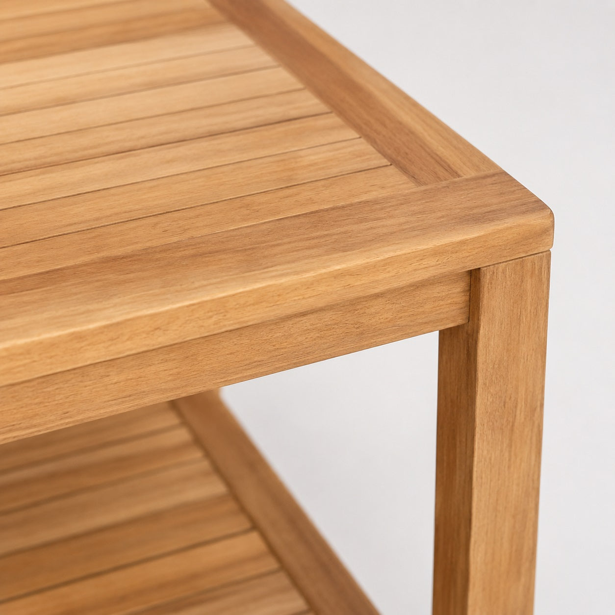 Détail bois naturel table basse de jardin Tavora avec finition soignée pour extérieur élégant et durable