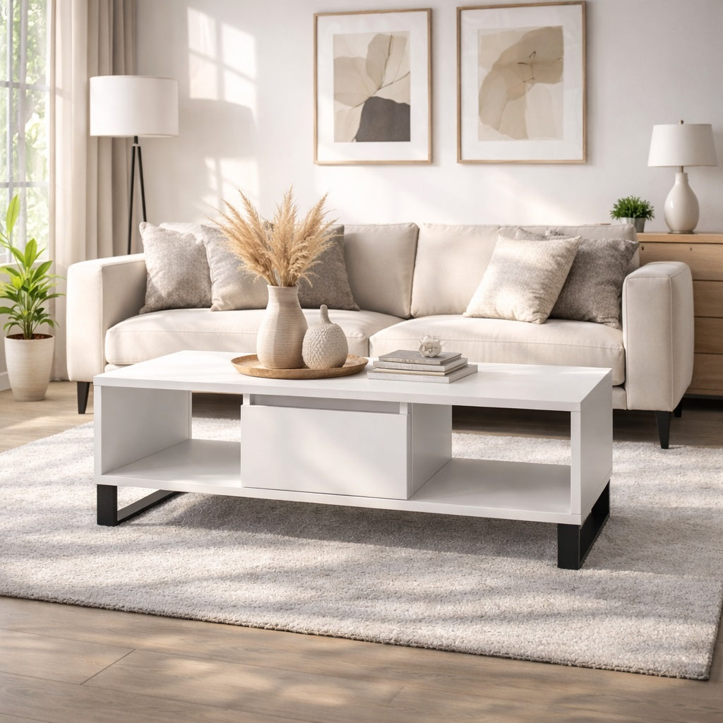 Table basse salon blanche design, installée dans un intérieur moderne et lumineux
