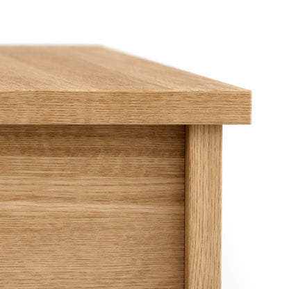 Table basse relevable en bois chêne sonoma détail du plateau et de la texture bois
