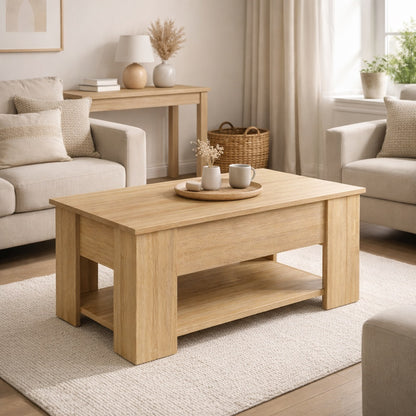 Table basse en bois dans un salon lumineux et chaleureux, design épuré et espace de rangement pour un salon harmonieux.